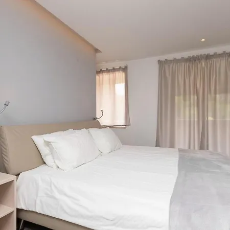 Holiday home Viscum *