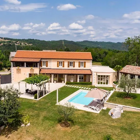 Viscum Holiday home Vela Traba