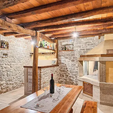Viscum Holiday home Vela Traba