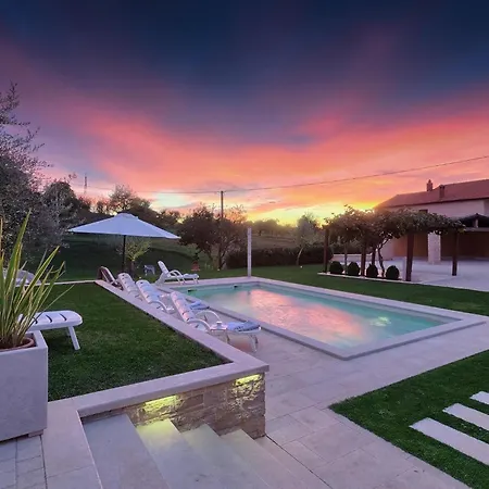 Viscum Holiday home Vela Traba